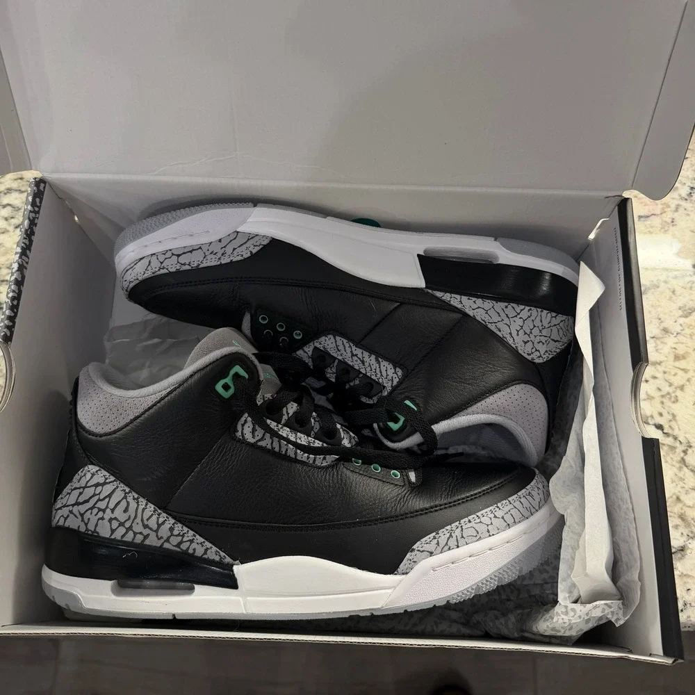 Jordan Air Jordan 3 Retro Mens 10.5 Black Green Glow Elephant Print CT8532-031